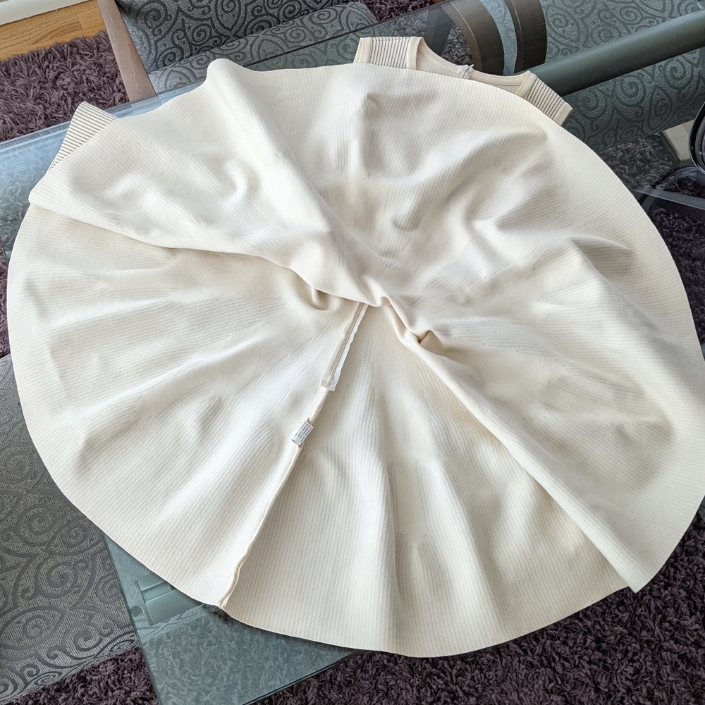 NWOT ALAÏA Cream / Black Dress Sz 38, US Sz 2/4 - Picture 4 of 15